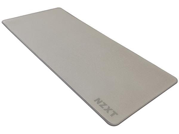 Mouse Pad Gamer NZXT de 83.82 x 33.2 cm base antideslizante. Color Gris.