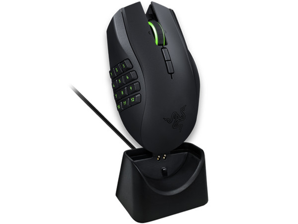 Mouse Razer Naga Epic Chroma, con 19 botones optimizados para MMO, Ilumina tu ratón con una paleta de 16.8 millones de colores.