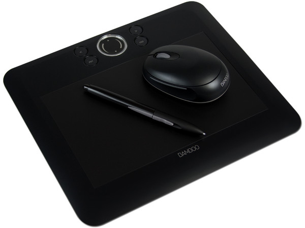Tableta Gráfica Wacom Bamboo Fun Mediana con Pluma y Mouse. Color Negra