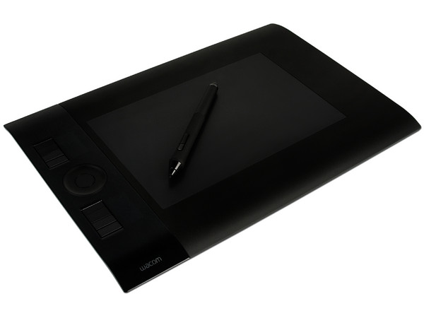 Tableta Gráfica Wacom Intuos4 mediana (370 x 254 x 12 mm) con Pluma y Mouse.