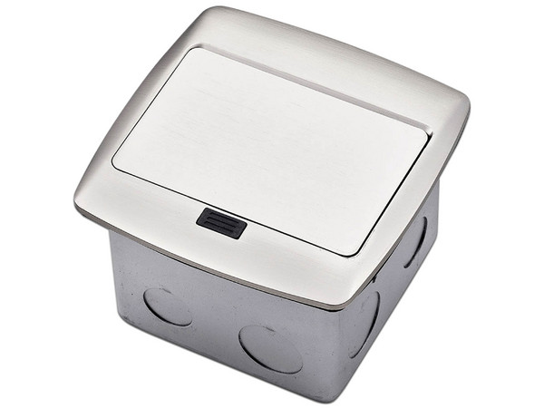 Caja de Piso Leviton PFQP3-0BN, 3 Puertos QuickPort, Níquel Cepillado. Color Gris.