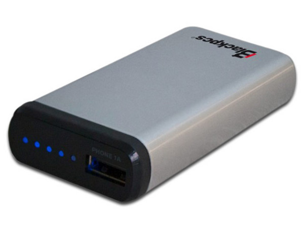 Estación de carga Blackpcs con 4 puertos USB y un PowerBank de 400 mAh. 