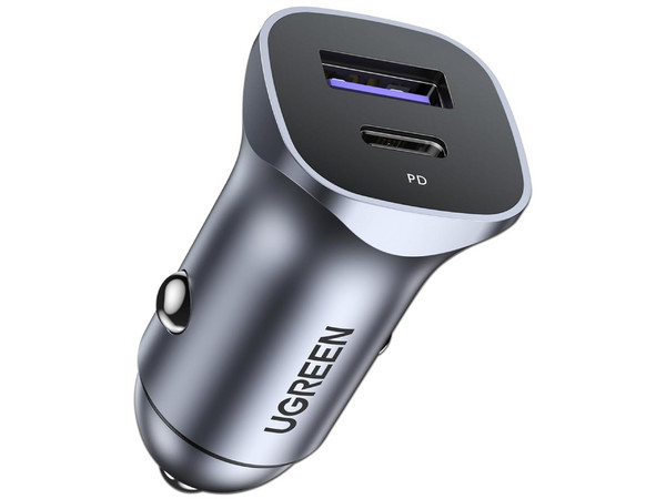 Cargador de Auto Ugreen de 30W, Voltaje de entrada 12 y 24 Vcd, 1 puerto USB-C PD3.0, 1 puertos USB-A QC4.0, Carga rápida. Color Gris.