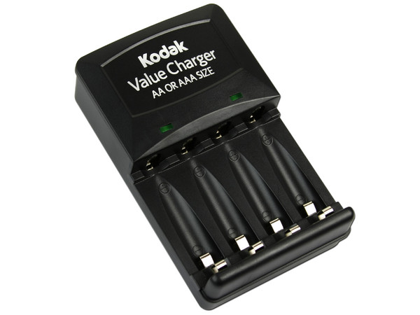 Cargador de baterías Dual 4xAA / 4xAAA Marca Kodak, incluye 4 báterias AA