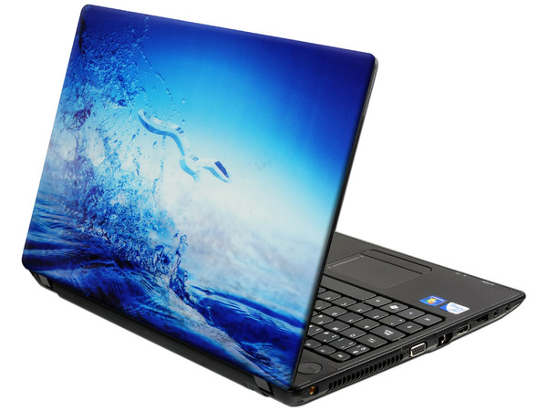 Skin Agua 3D Manhattan para Laptops Widescreen de hasta 15.4