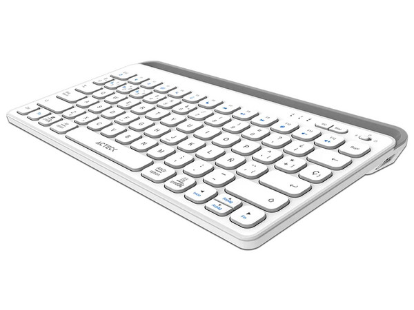 Teclado Acteck alámbrico con conexión USB, diseño ergonómico, teclas silenciosas y resistentes.