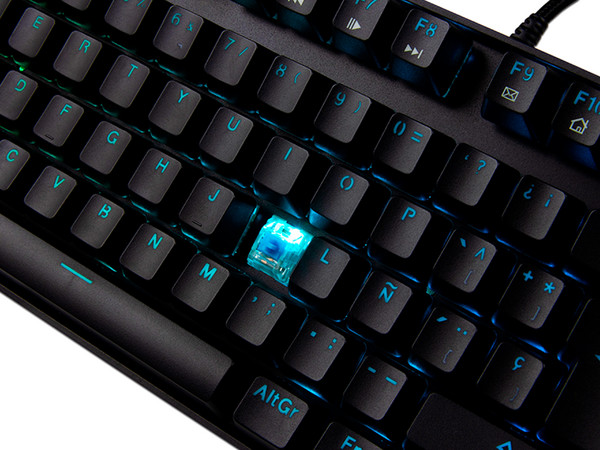 Teclado Gamer Mecánico Balam Rush GK560, Switch Azul, USB. Color Negro.