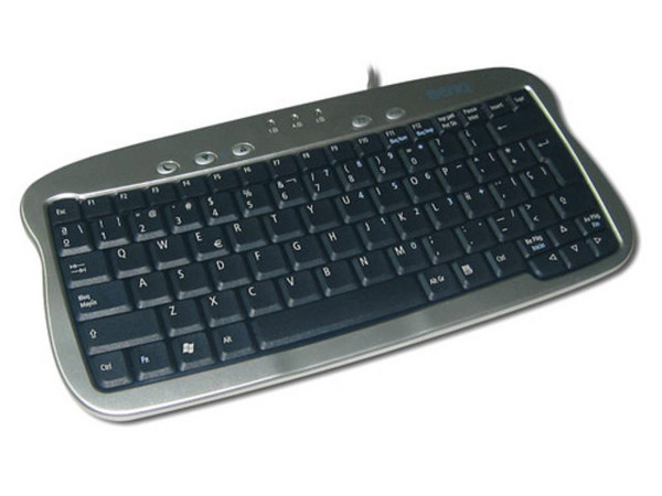 Teclado Slim BenQ Desksaver en Español, Color Plateado con Negro, para Laptop. USB