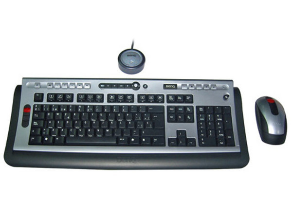 Paquete BenQ x730 de Teclado y Mouse Óptico Inalámbricos, Color Negro con Plateado.