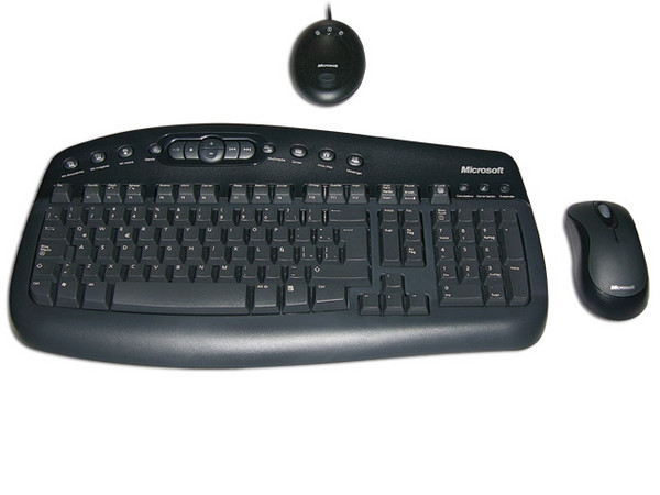 Teclado y Mouse Microsoft Wireless Optical Desktop 1000, USB, Color Negro
