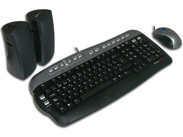 KIT TrueBasix de Teclado, Mouse Óptico y Bocinas. Color Negro/Plateado