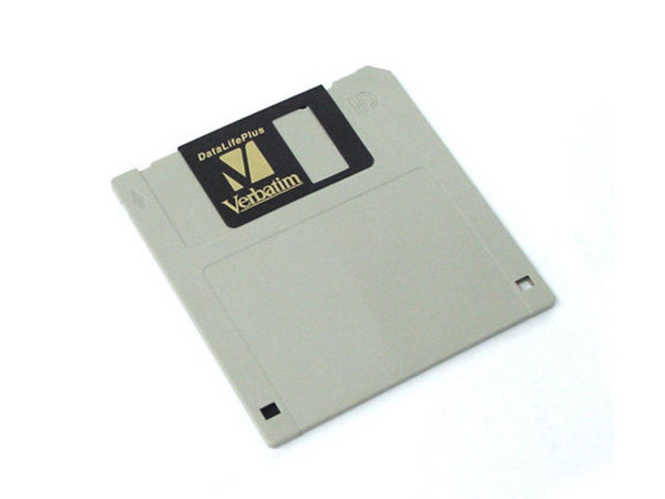 Caja de 10 diskettes Verbatim, formateados 3 1/2pulg. Con Teflón