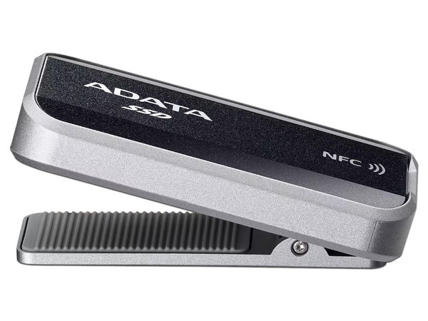 Unidad de Estado Sólido Portátil Adata SURB-TAP-2000GCCBK de 2TB, Velocidad de Lectura de 1900 MB/s, USB 3.2. Color Negro.