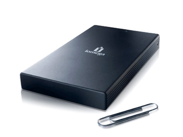 Disco Duro Externo Ultra Compacto Iomega de 120GB USB/Firewire. Color Negro