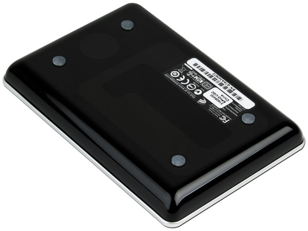 Disco Duro Portable Iomega Knock Out Skin de 500GB, USB 2.0. Color Plateado