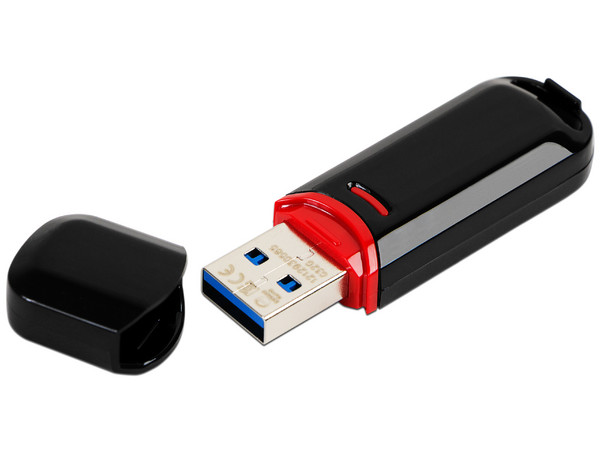 Unidad Flash USB 3.0 ADATA UV150 de 32GB. Color Negro.