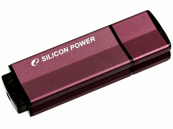 Unidad Flash USB 2.0 SILICON POWER Ultima 150 de 8GB. Color Morado 