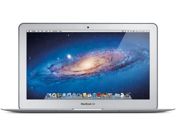Apple MacBook Air:
Procesador Intel Core i5 dual-core (1.7 GHz) ,
Memoria de 4GB DDR3, 128GB de almacenamiento,
Video Intel HD 3000, Pantalla LED de 13