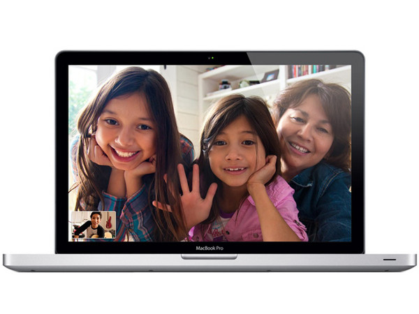 Apple MacBook Pro:
Procesador Intel Core i7 (2.9 GHz) 3ra Generación,
Memoria de 8 GB DDR3, Disco Duro de 750 GB,
Pantalla LED de 13.3