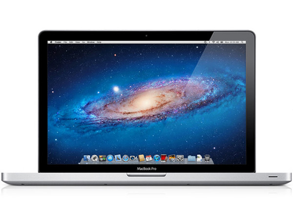 Apple MacBook Pro:
Procesador Intel Core i7 Quad-Core (2.4 GHz),
Memoria de 4GB DDR3, Disco Duro de 750GB,
Video AMD Radeon HD 6770M, Pantalla LED de 15.4