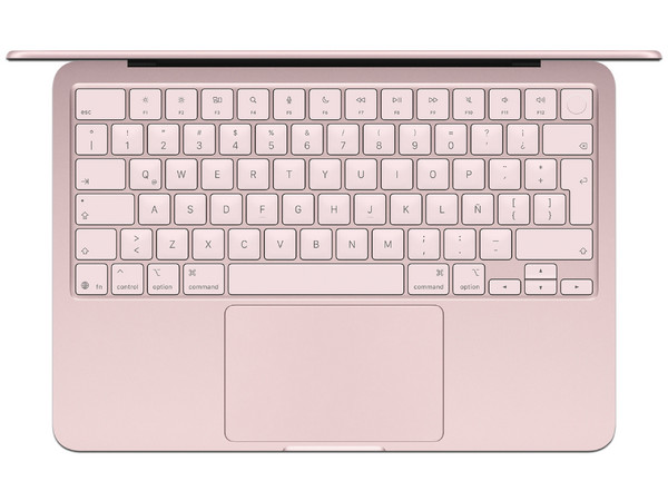 MacBook Neo (Color Rosa Rubor): 
Procesador Apple A18 Pro, 
Memoria RAM de 8GB, 
SSD de 256GB, 
Pantalla de 13