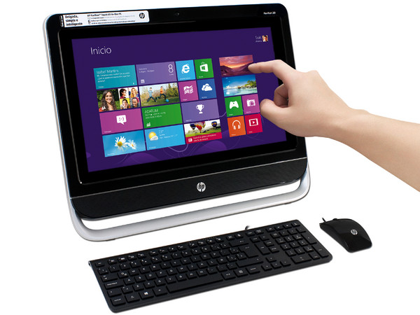 Computadora AIO HP Pavilion Touch 20,
Procesador AMD E1-2500 (1.4 GHz),
Memoria 8 GB DDR3, D.D. de 1 TB,
Video RADEON HD 8240,
DVD±R/RW DL, Red, 802.11b/g/n,
Windows 8 (64 Bits),
Pantalla LED de 20