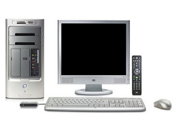 Computadora HP Pavilion Media Center m7340la,
Procesador Intel Pentium 4 524 HT (3.06 GHz),
Memoria 1GB PC2-4200 DDR2, D.D. de 250GB,
Unidad DVD±RW/DL LightScribe,
Tarjeta de sintonía de TV con Control Remoto,
Monitor 17