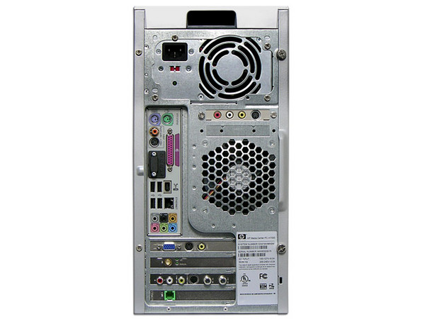 Computadora HP Pavilion m7550la,
Procesador Pentium D 930 dos núcleos, 3.0GHz,
Memoria 1GB PC2-4200 DDR2,
D.D. de 250 GB, DVD±RW/±R Doble Capa,
Tarjeta de sintonía de TV con Control Remoto,
Red, Módem, XP Media Center.
No incluye Monitor
