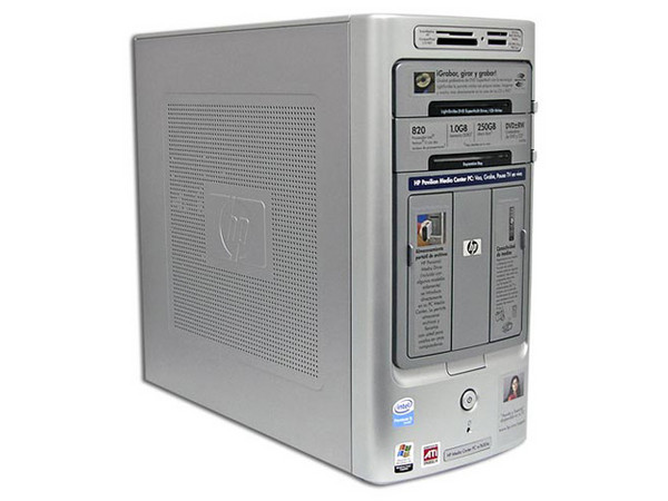 Computadora HP Pavilion m7630la,
Procesador Pentium D 820 dos núcleos, 2.8GHz,
Memoria 1GB PC2-4200 DDR2,
D.D. de 250 GB, Super Multi DVD±R/RW/RAM,
Tarjeta de sintonía de TV con Control Remoto,
Red, Módem, Windows XP Media Center
No incluye monitor
