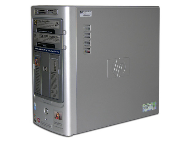 Computadora HP Pavilion m7640la,
Procesador Pentium D 820 dos núcleos, 2.8GHz,
Memoria 1GB PC2-4200 DDR2,
D.D. de 250 GB, Super Multi DVD LightScribe,
Tarjeta de sintonía de TV con Control Remoto,
Red, Módem, XP Media Center
No Incluye Monitor