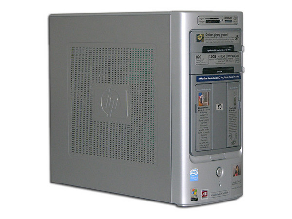 Computadora HP Pavilion m7640la,
Procesador Pentium D 820 dos núcleos, 2.8GHz,
Memoria 1GB PC2-4200 DDR2,
D.D. de 250 GB, Super Multi DVD LightScribe,
Tarjeta de sintonía de TV con Control Remoto,
Red, Módem, XP Media Center
No Incluye Monitor