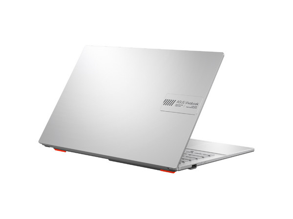 Laptop ASUS VivoBook Go 15 E1504GA:
Procesador Intel Core i3 N305 (hasta 3.8 Ghz),
Memoria de 8GB DDR4,
SSD de 256GB,
Pantalla de 15.6