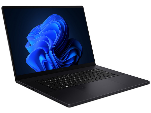 Laptop ASUS ProArt 16: 
Procesador AMD Ryzen AI 9 HX 370 (hasta 5.1 GHz), 
Memoria de 32GB DDR5, 
SSD de 1TB, 
Pantalla de 16