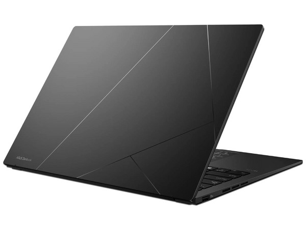 Laptop ASUS ZenBook 14: 
Procesador AMD Ryzen 7 445 (hasta 4.6 GHz), 
Memoria de 16GB DDR5, 
SSD de 1TB, 
Pantalla de 14
