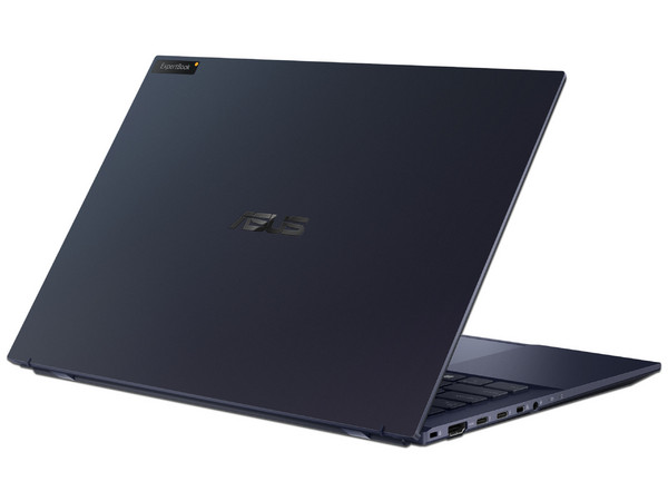 Laptop Asus ExpertBook B9403CVAR: 
Procesador Intel Core 7 150U (hasta 5.4 GHz), 
Memoria de 32GB DDR5,
SSD de 1TB, 
Pantalla de 14