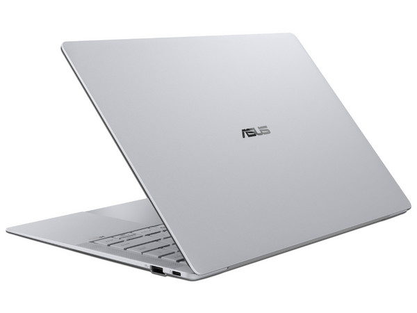 Laptop ASUS ExpertBook 14:
Procesador Intel Core Ultra 7 358H (hasta 4.8 Ghz),
Memoria de 64GB LPDDR5,
SSD de 2TB,
Pantalla de 14