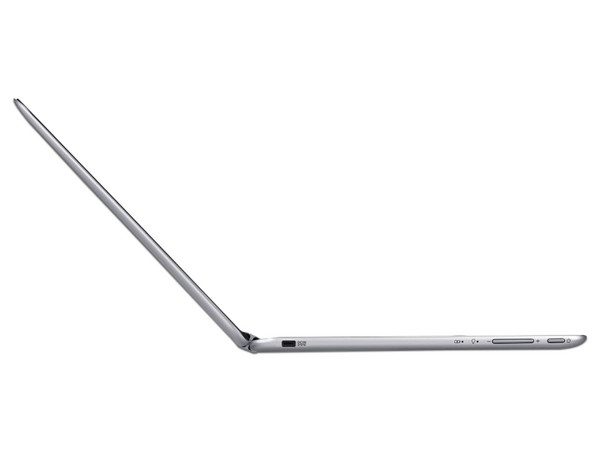 Asus Chromebook Flip C100PA:
Procesador RK3288C Quad-Core (1.8 GHz),
Memoria de 4GB LPDDR3,
Almacenamiento de 16GB,
Pantalla de 10.1
