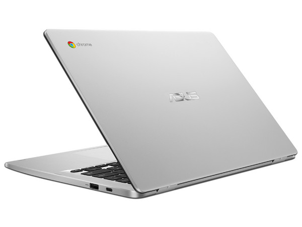 Laptop ASUS ChromeBook C423:
Procesador Intel Celeron N3350 (hasta 2.4 GHz),
Memoria de 4GB DDR4,
Almacenamiento eMMC de 64GB,
Pantalla de 14