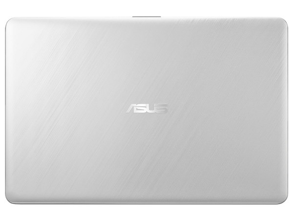 Laptop ASUS F543MA:
Procesador Intel Celeron N4020 (hasta 2.80 GHz),
Memoria de 4GB LPDDR4,
Disco Duro de 500GB,
Pantalla de 15.6