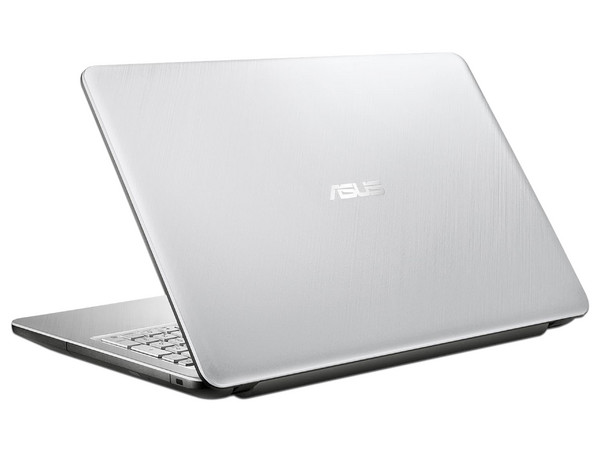 Laptop ASUS F543MA:
Procesador Intel Celeron N4020 (hasta 2.80 GHz),
Memoria de 4GB LPDDR4,
Disco Duro de 500GB,
Pantalla de 15.6