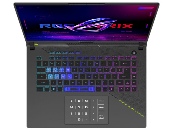 Laptop Gamer ASUS ROG Strix G16: 
Procesador AMD Ryzen 9 8940HX (hasta 5.3 GHz), 
Memoria de 16GB DDR5, 
SSD de 1TB, 
Pantalla de 16