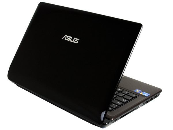 Laptop ASUS K42F-MC1:
Procesador Intel Core i3-370M, (2.4GHz),
Memoria de 4GB DDR3, Disco Duro de 500GB,
Video Intel HD Graphics, DVD±RW,
Pantalla de 14