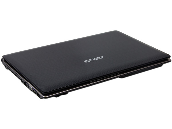 Laptop ASUS K43E-MSR1:
Procesador Intel Core i3-2350M (2.3 GHz),
Memoria de 4 GB DDR3, Disco Duro de 500 GB,
Pantalla LED  de 14