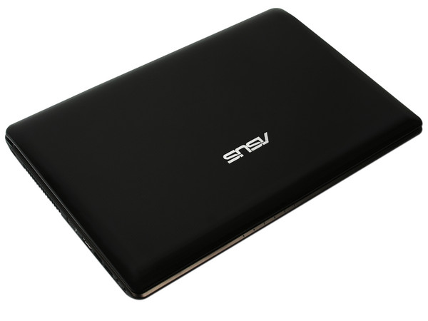 Laptop Asus K52JC-MA1:
Procesador Intel Core i3 370M (2.4GHz),
Memoria de 4GB DDR3, Disco Duro de 500GB,
Video NVIDIA GeForce 310M, DVD±R/RW,
Pantalla de 15.6