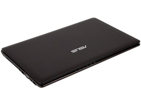 Laptop Asus K53E-ME1:
Procesador Intel Core i3-2310M (2.1GHz),
Memoria de 4GB DDR3, Disco Duro de 500GB,
Video Intel HD Graphics 3000, Pantalla de 15.6
