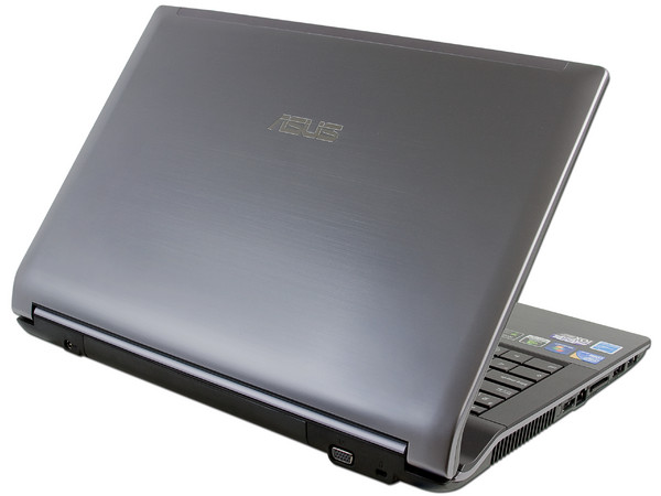 Laptop Asus N53JF-MA1:
Procesador Intel Core i5 460M (2.53 GHz),
Memoria de 4GB DDR3, Disco Duro de 640GB,
Video Nvidia GeForce GT 425M, DVD±R/RW DL,
Pantalla de 15.6