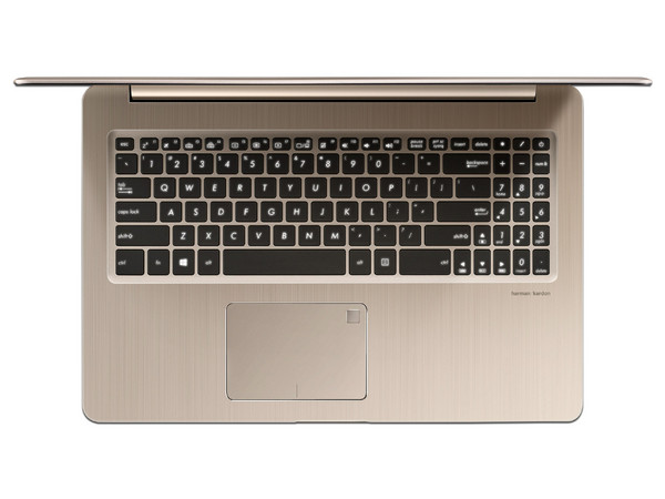 Laptop ASUS VivoBook Pro 15:
Procesador Intel Core i7 7700HQ (hasta 3.80 GHz),
Memoria de 8GB DDR4,
Disco Duro de 1TB,
SSD de 128GB,
Pantalla de 15.6