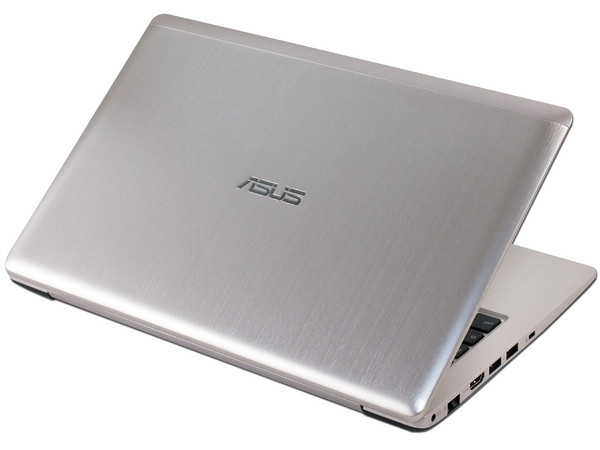 Laptop ASUS S200E-MPR6-H:
Procesador Intel Pentium 987 (1.5 GHz),
Memoria de 4 GB DDR3, Disco Duro de 500 GB,
Pantalla LED Multi Touch de 11.6