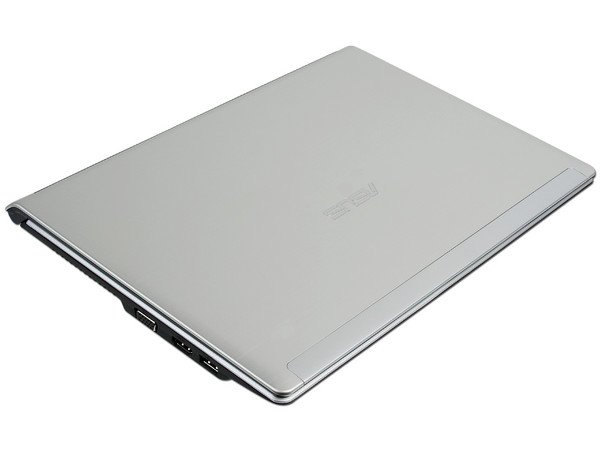 Laptop Asus U35JC-MA1:
Procesador Intel Core i3 370M (2.4GHz),
Memoria de 4GB DDR3, Disco Duro de 500GB,
Video NVIDIA GeForce 310M,
Pantalla de 13.3