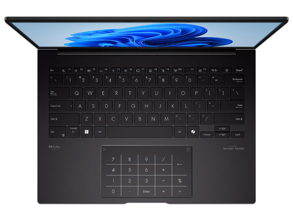 Laptop ASUS Zenbook 14 OLED:
Procesador AMD Ryzen 5 AI 340 (hasta 4.8 Ghz),
Memoria de 16GB LPDDR5,
SSD de 512GB,
Pantalla de 14